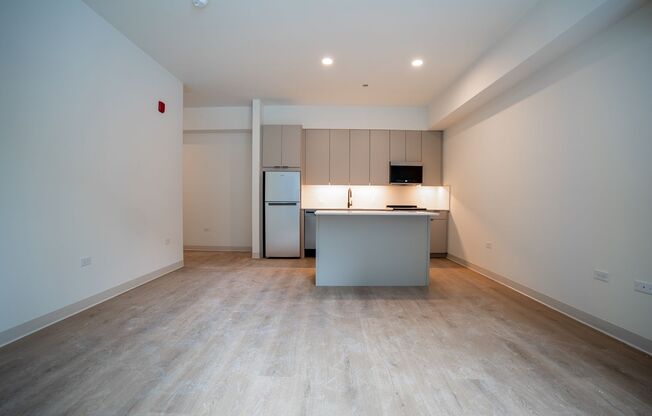 Studio, 1 bath, 484 sqft, $2,465, Unit 227