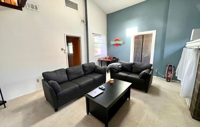 2 beds, 1 bath, $1,495, Unit 3B