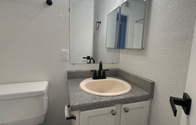 2 beds, 2 baths, 977 sqft, $1,545, Unit 14