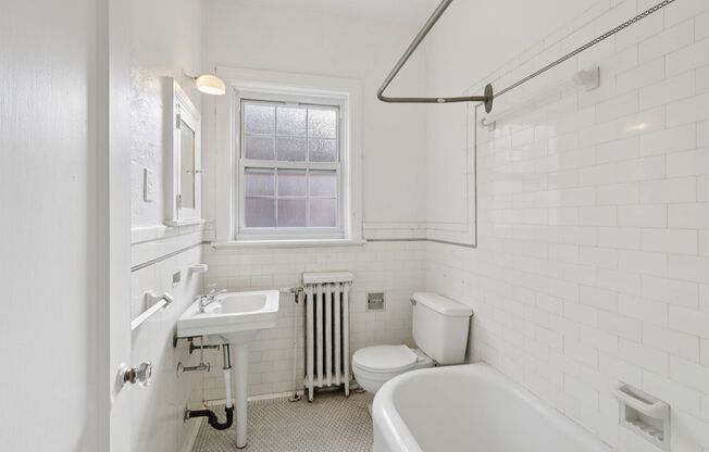 1 bed, 1 bath, 610 sqft, $1,330, Unit Bayard Manor 211