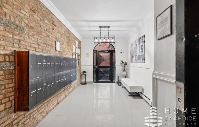 101 W 126 ST