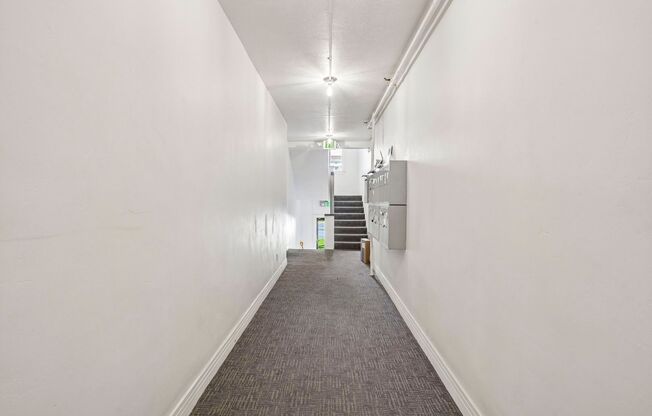 Studio, 1 bath, 275 sqft, $999, Unit 03