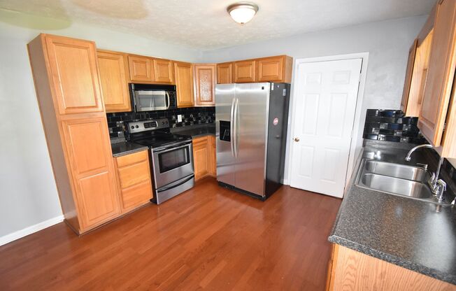 3 beds, 2 baths, $1,450