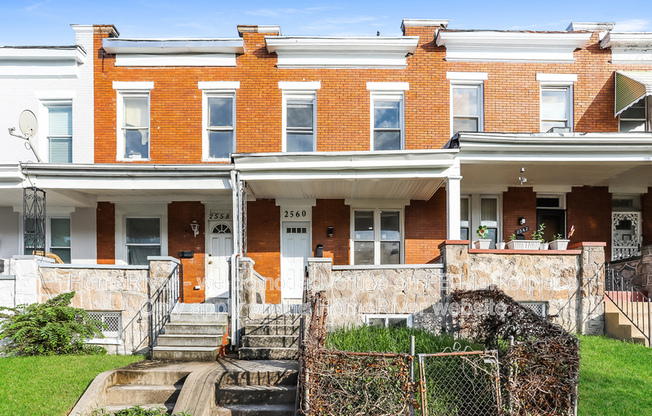 2560 ROBB ST