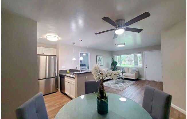 2 beds, 2 baths, 800 sqft, $2,495, Unit 221