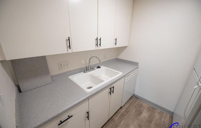 1 bed, 1 bath, 700 sqft, $999, Unit 210