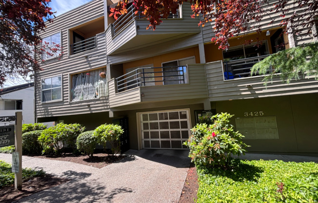 3425 14 AVE W