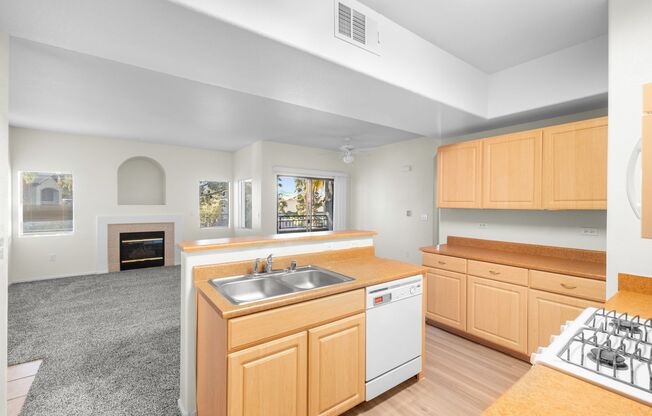 2 beds, 2 baths, $1,425, Unit # 2057