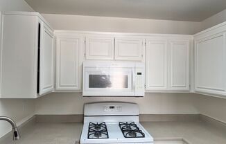 2 beds, 2 baths, $2,195, Unit 209