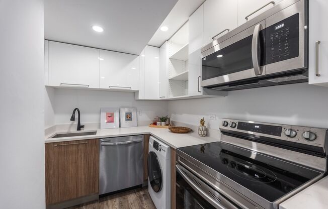 1 bed, 1 bath, $1,750, Unit 002