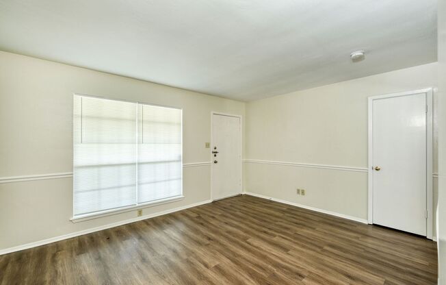 Nice 3 bed, 2 bath home with 1 car garage on tree shaded lot!
