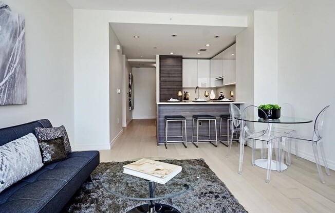 1 bed, 1 bath, 798 sqft, $5,100, Unit 1614