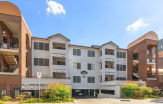 UT PRE LEASE: 3 BR / 2 BA West Campus Condo, Walk to UT Campus