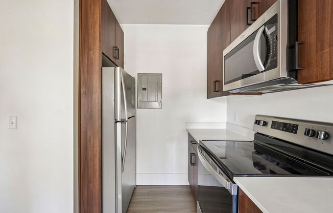 Studio, 1 bath, 275 sqft, $999, Unit 03