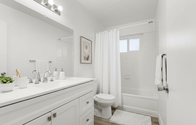 3 beds, 1 bath, 968 sqft, $1,825, Unit 56