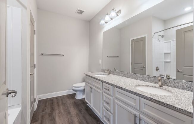 3 beds, 2 baths, 1,392 sqft, $2,200, Unit 1561-2302