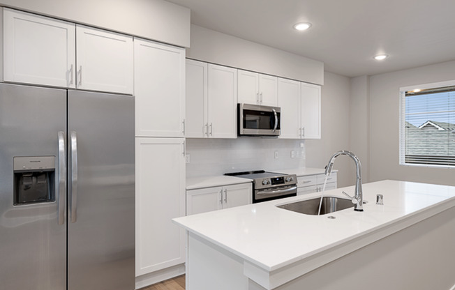 3 beds, 3.5 baths, $3,700, Unit 4