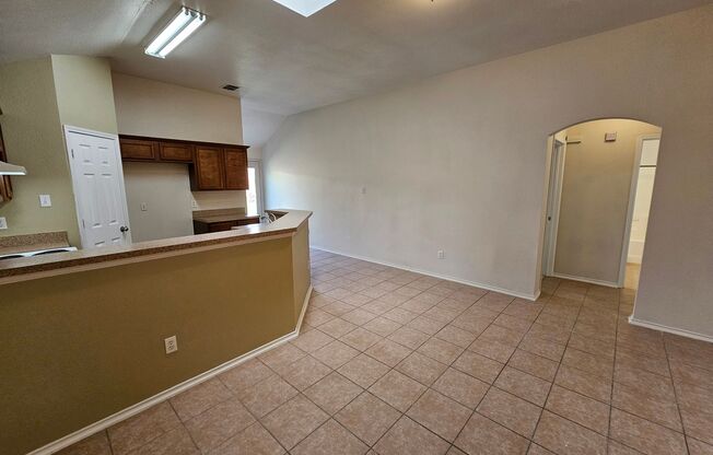 3 beds, 2 baths, $2,100