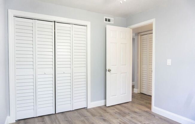 2 beds, 1 bath, 1,000 sqft, $1,395, Unit 5712 A