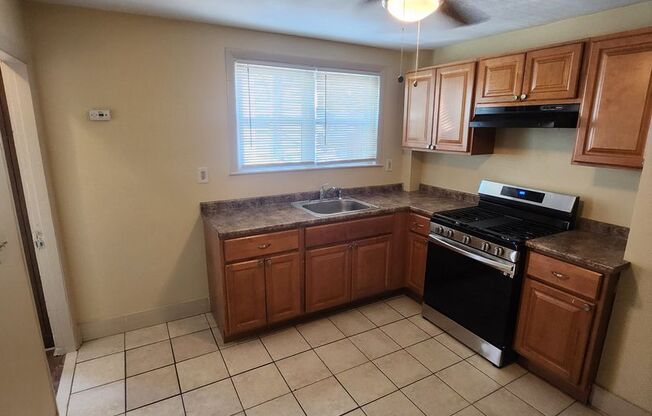 Single Family 4 Bd 2 Bath With Office and Driveway in Hyde Park Available Now!