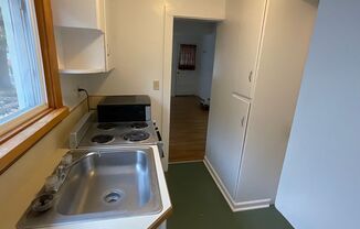 Studio, 1 bath, $850, Unit 606 Main Ave.