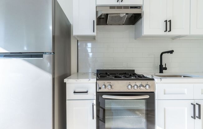 2 beds, 1 bath, 650 sqft, $1,395, Unit C8