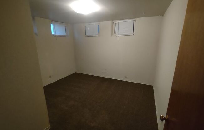 3 beds, 2 baths, $1,500