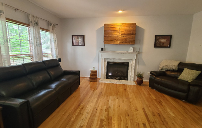 12577 GARRY GLN DR