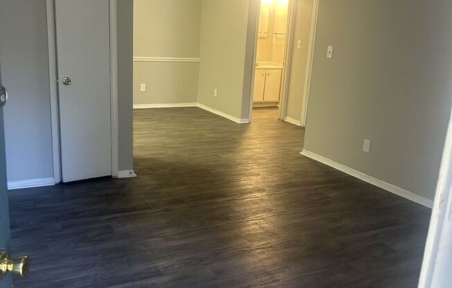2 beds, 1 bath, 805 sqft, $1,150, Unit I108