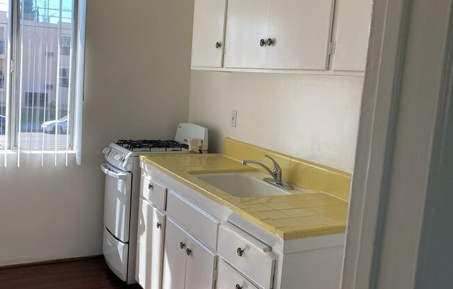 Studio, 1 bath, 345 sqft, $1,499