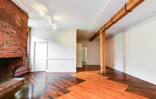2 beds, 1 bath, 1,100 sqft, $4,400, Unit E214