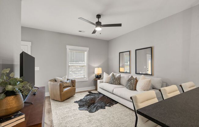 Hickory Grove Blvd - 111