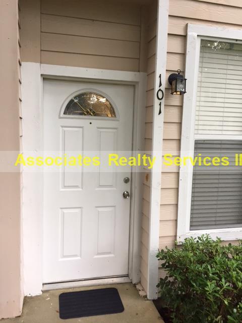 JUST REDUCED! Close to Campus!! 2Br/2.5Ba-  2 Weeks FREE RENT!