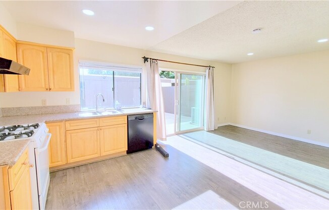 719 BRIARWOOD LN