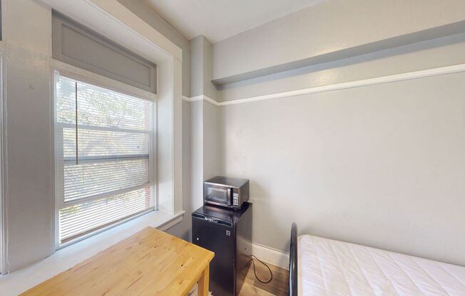 Studio, , 118 sqft, $1,100, Unit 6