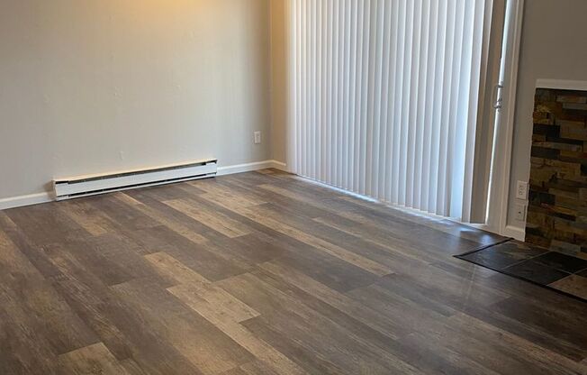 1 bed, 1 bath, 575 sqft, $1,595, Unit 1035-212