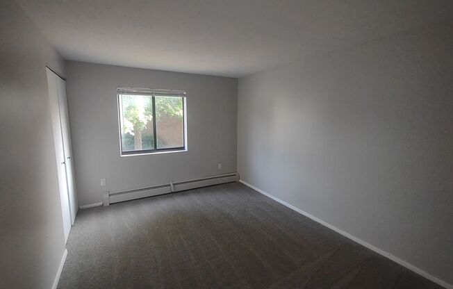 2 beds, 1 bath, 875 sqft, $995, Unit F301