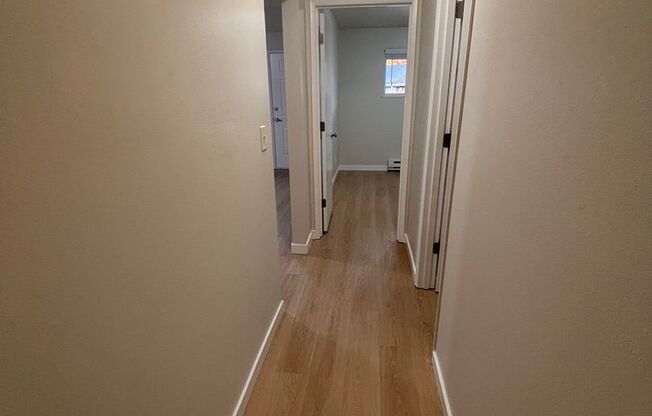 2 beds, 1 bath, 845 sqft, $1,695, Unit 37