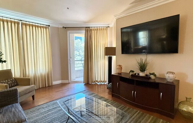 2 beds, 2 baths, $2,400, Unit # 206