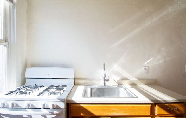 2 beds, 1 bath, $1,350, Unit 311