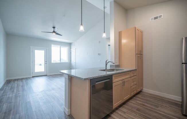 1 bed, 1 bath, 770 sqft, $1,275