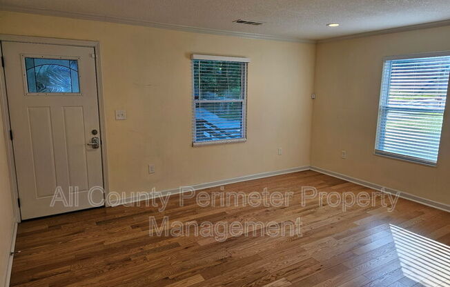 2409 SWALLOW CIR SE