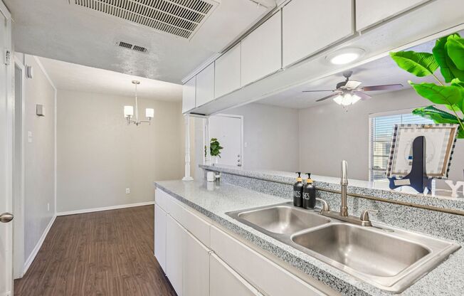 1 bed, 1 bath, 651 sqft, $1,225, Unit 257