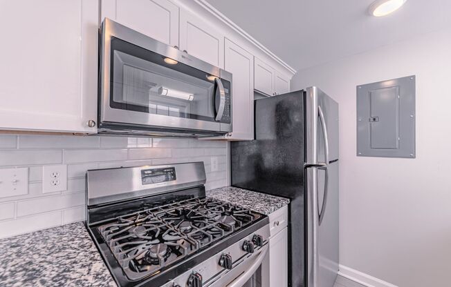 2 beds, 2.5 baths, 1,050 sqft, $1,495
