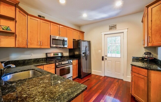 7 TREADWAY RD