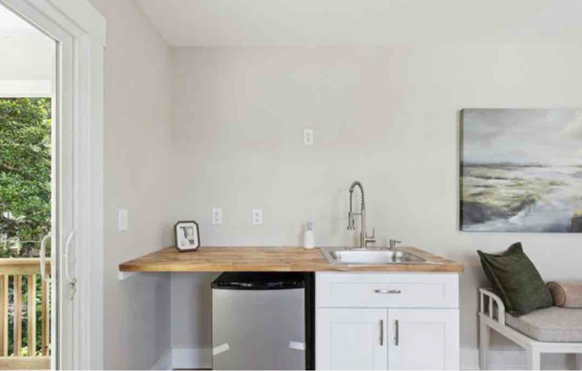 1 bed, 1 bath, 305 sqft, $1,500