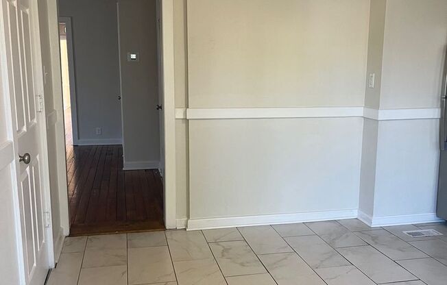 2 beds, 1 bath, $1,250