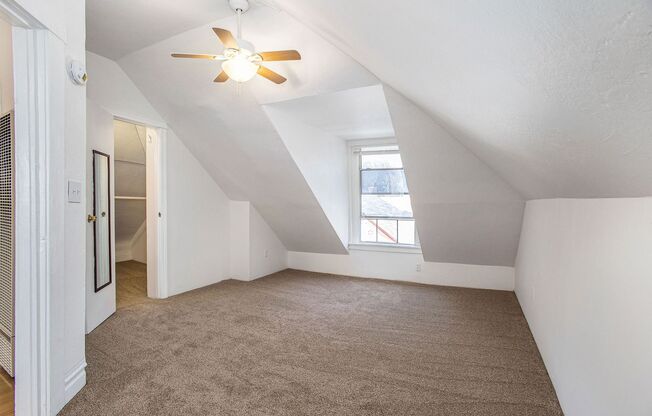 1231 Park Ave #E - 1 bedroom | 1 bathroom | Upper unit