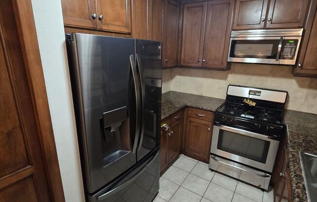 2 beds, 1 bath, $2,750, Unit #52