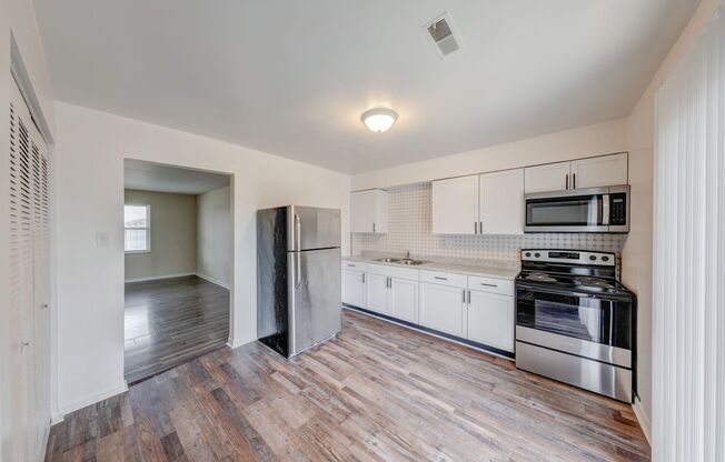 2 beds, 1 bath, 800 sqft, $1,199, Unit 8669F